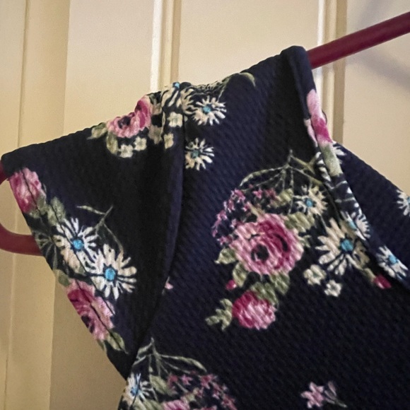 Beautiful Floral Dress - Picture 6 of 6